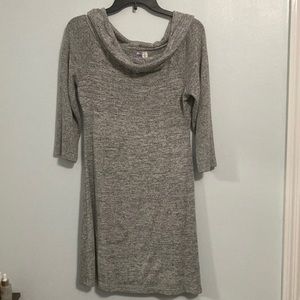 alya Size Small Knee Length 3/4 Sleeve Sweater Dress.